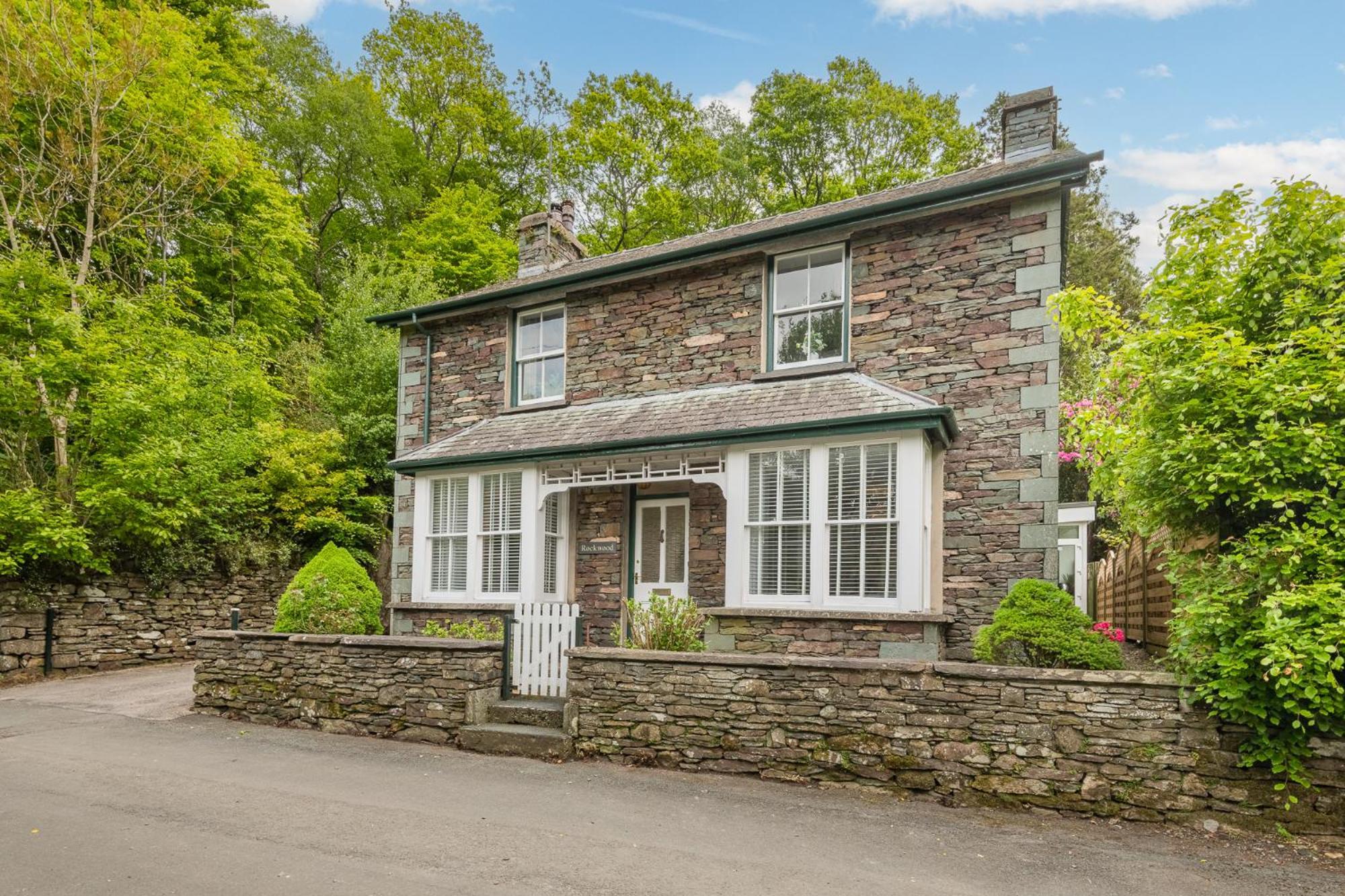 Rockwood- Family With Hot Tub Holiday home