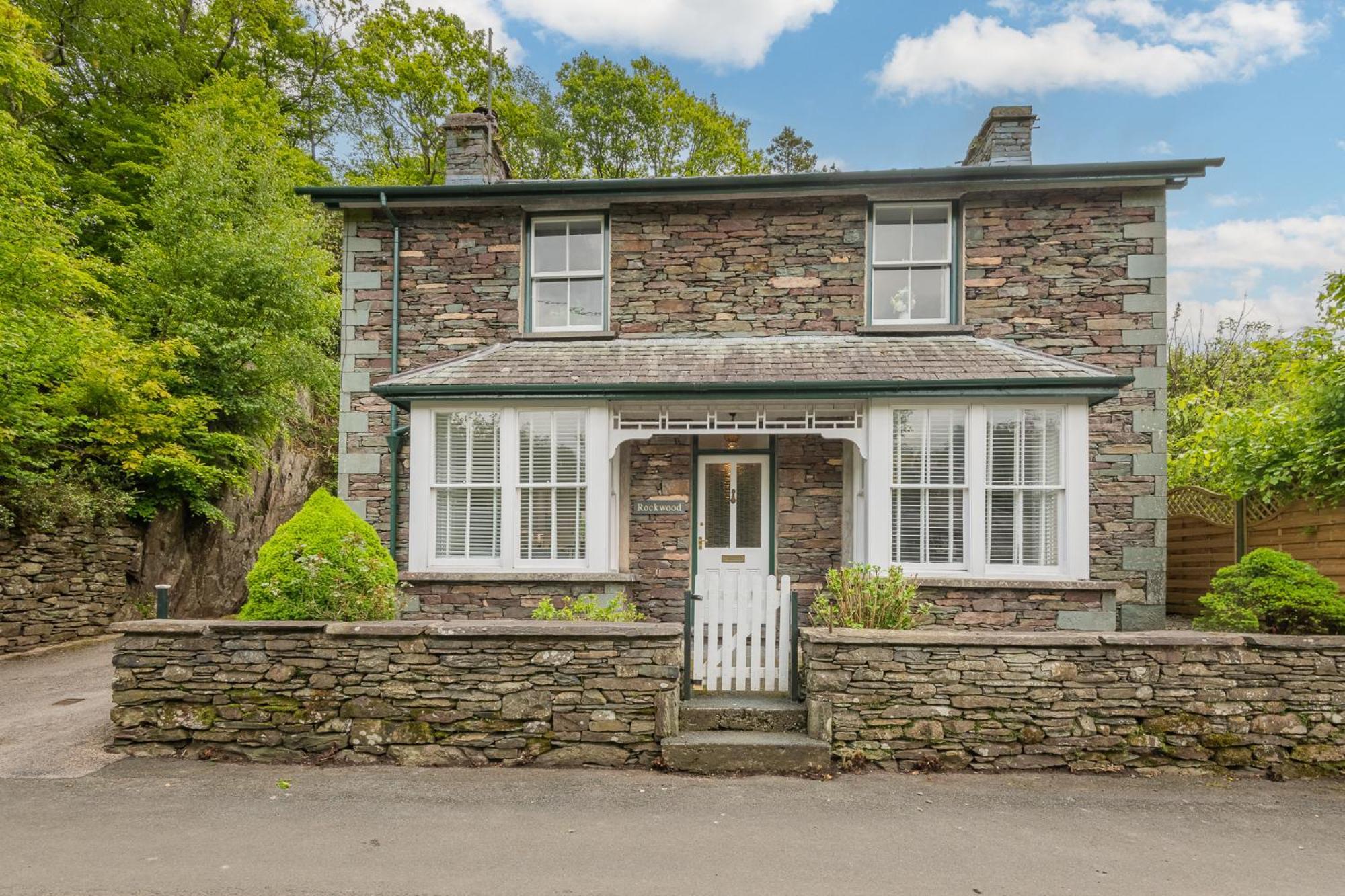 Rockwood- Family With Hot Tub Holiday home *