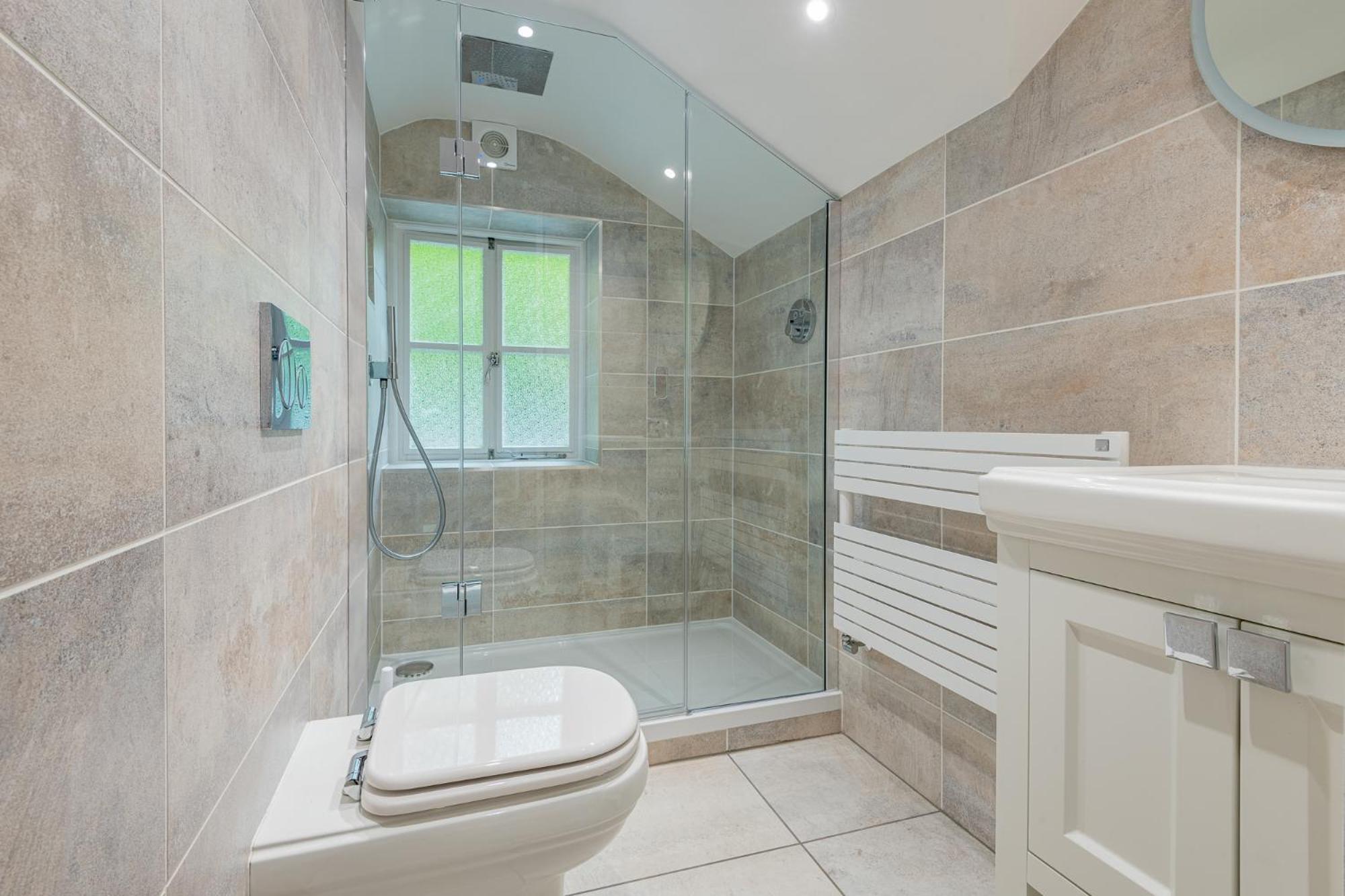 Rockwood- Family With Hot Tub Holiday home